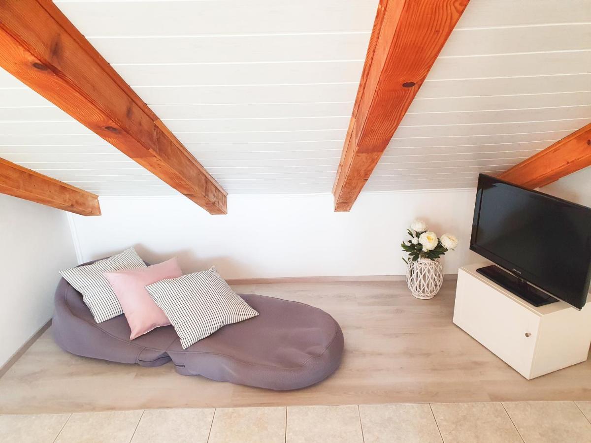 Breathtaking Seaview App Barac On Separated Floor Crikvenica Exterior foto